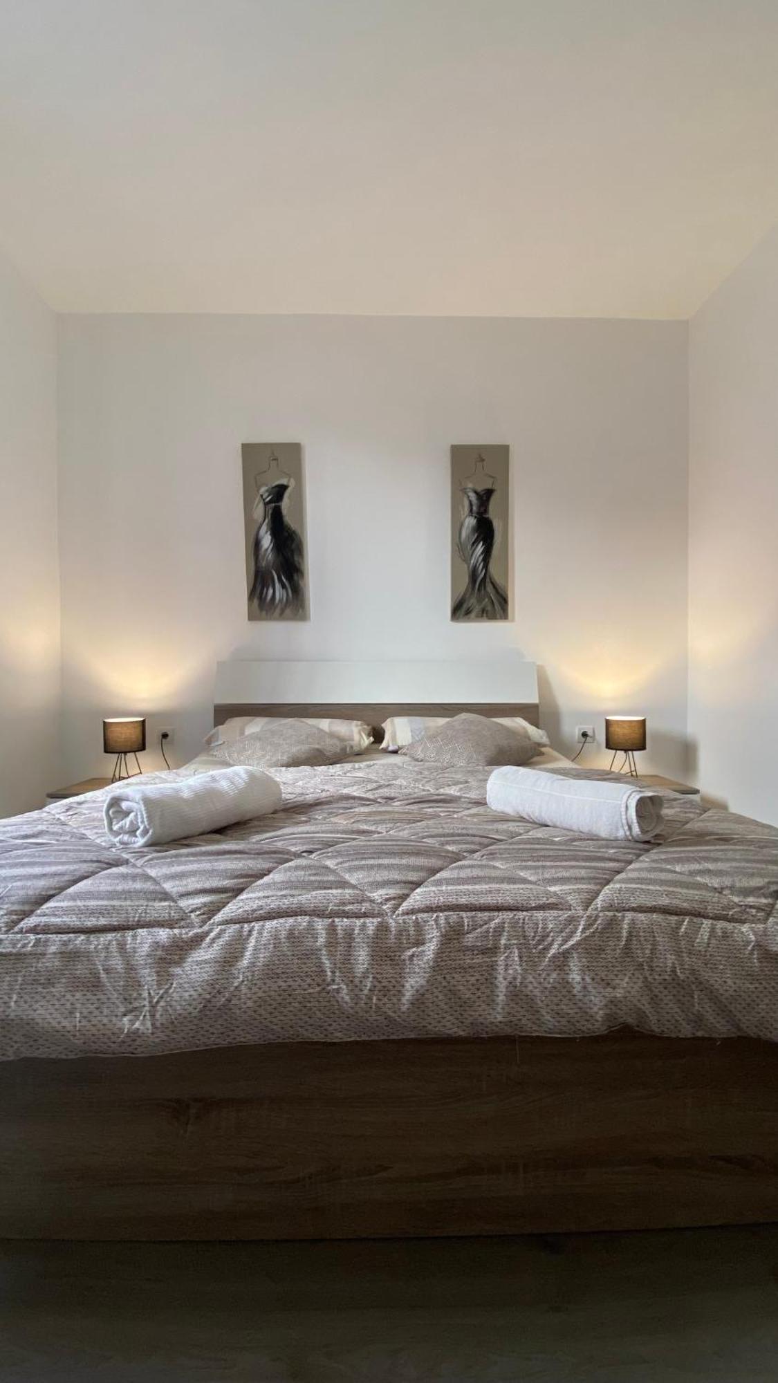 Ivni Apartmani Novigrad  Exterior photo