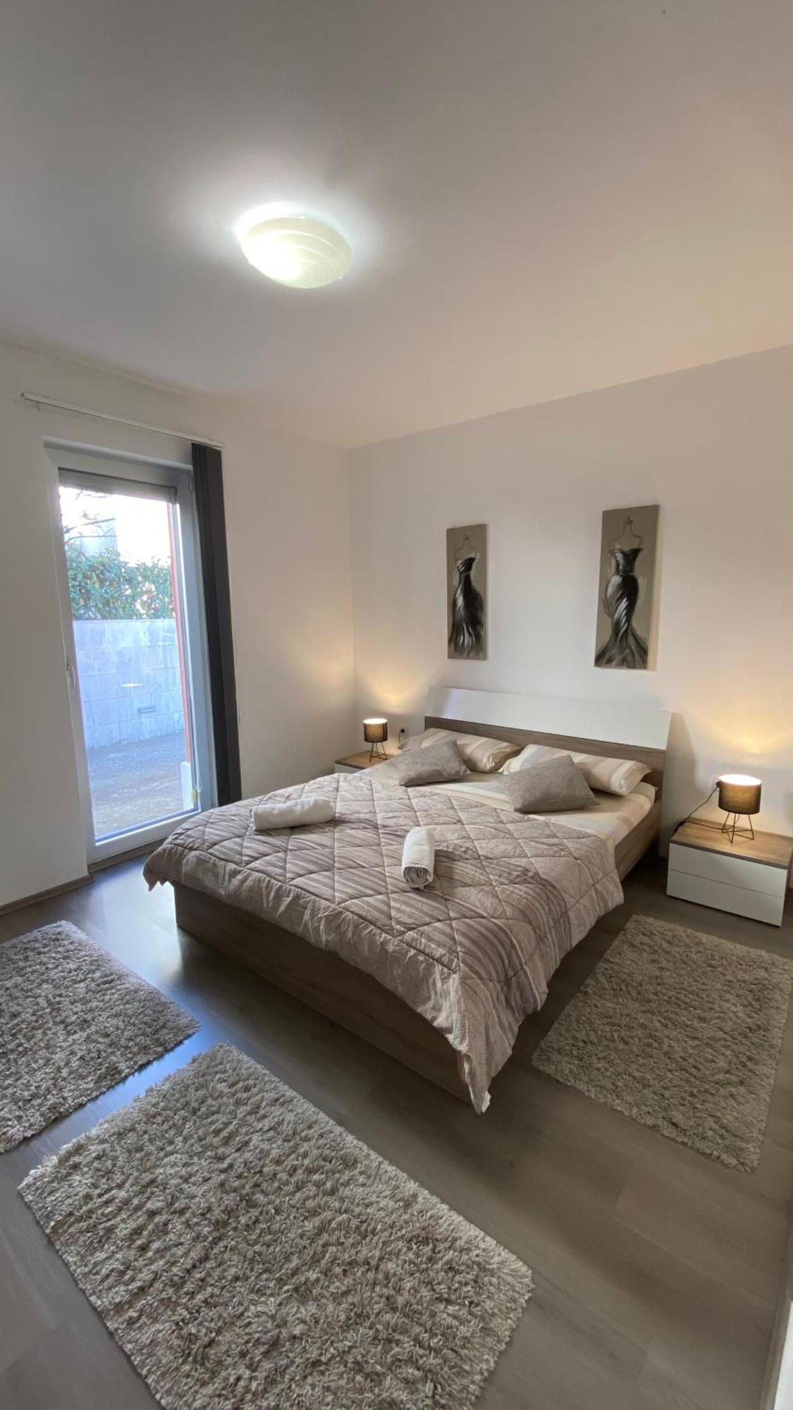 Ivni Apartmani Novigrad  Exterior photo