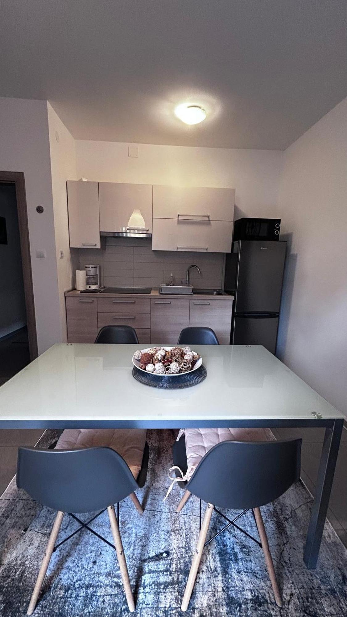 Ivni Apartmani Novigrad  Exterior photo
