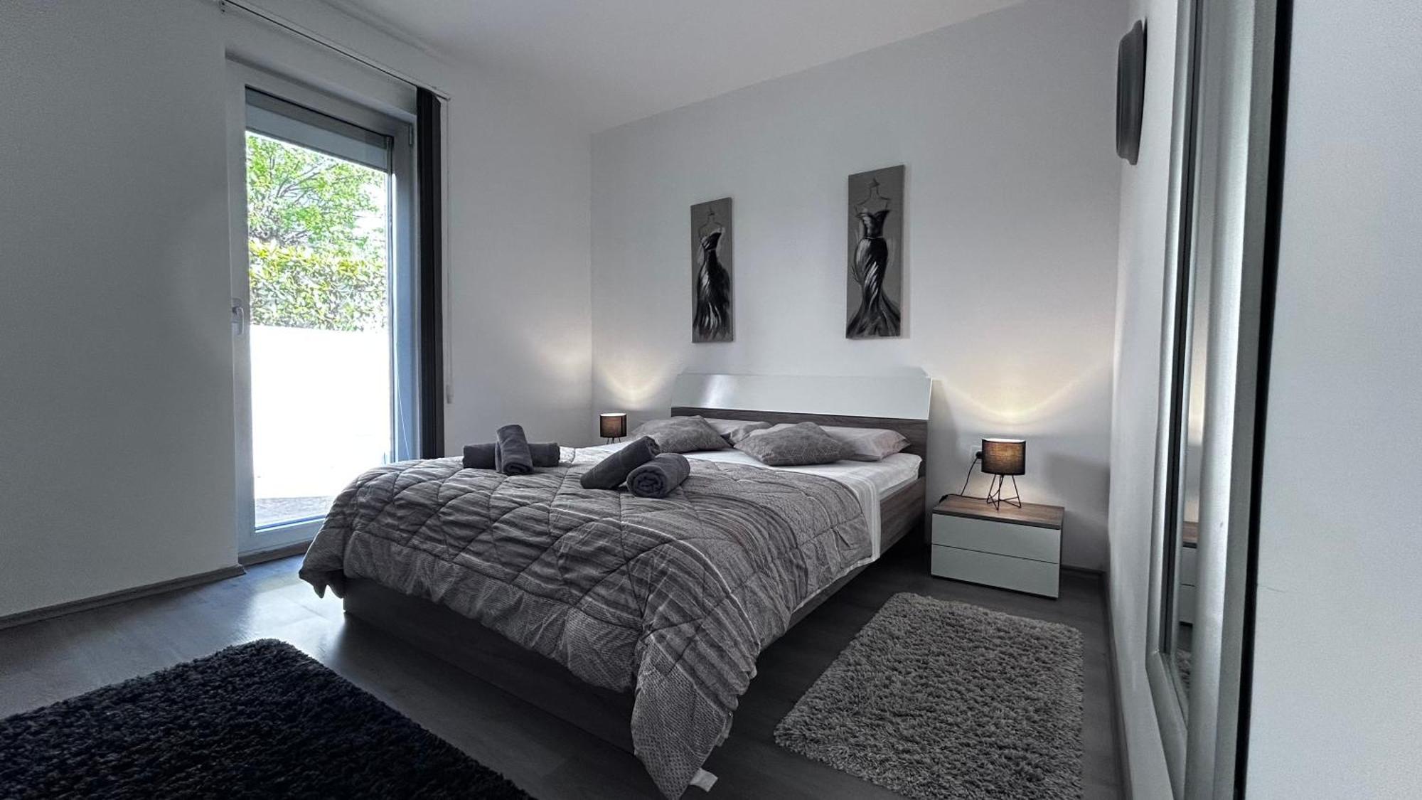 Ivni Apartmani Novigrad  Exterior photo
