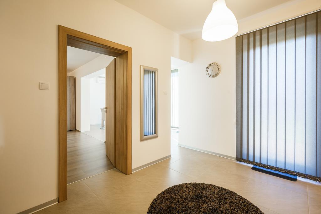 Ivni Apartmani Novigrad  Room photo