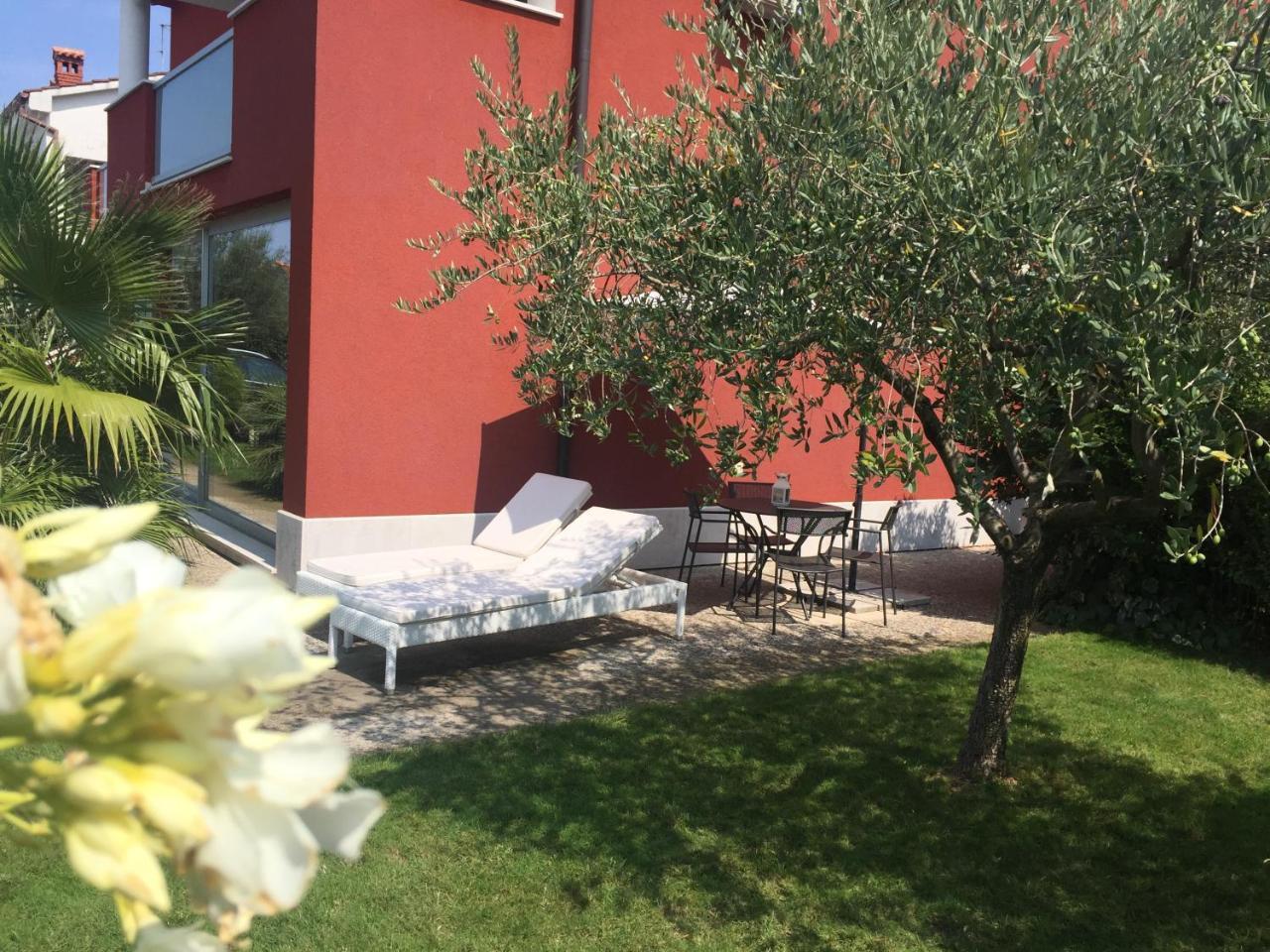 Ivni Apartmani Novigrad  Exterior photo